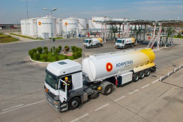 Rompetrol împrumută 390 milioane dolari de la patru bănci